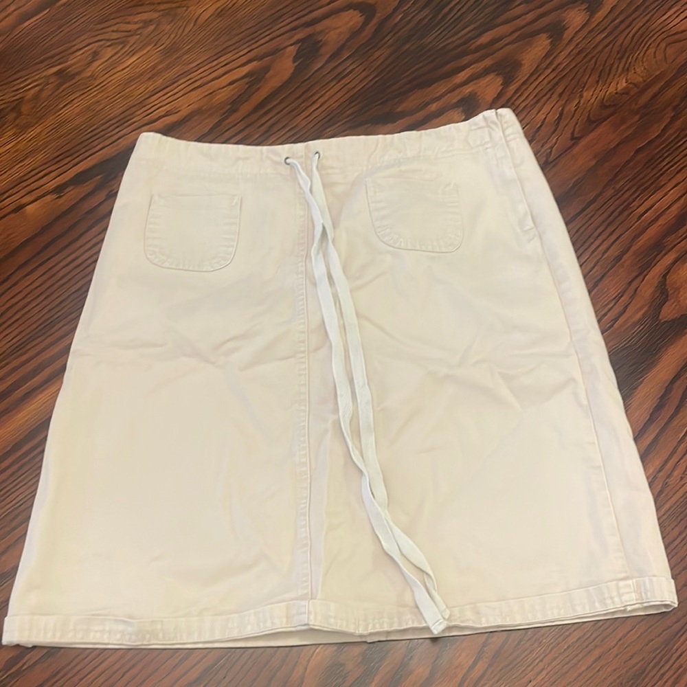 Size 9 Copper Key khaki skirt.